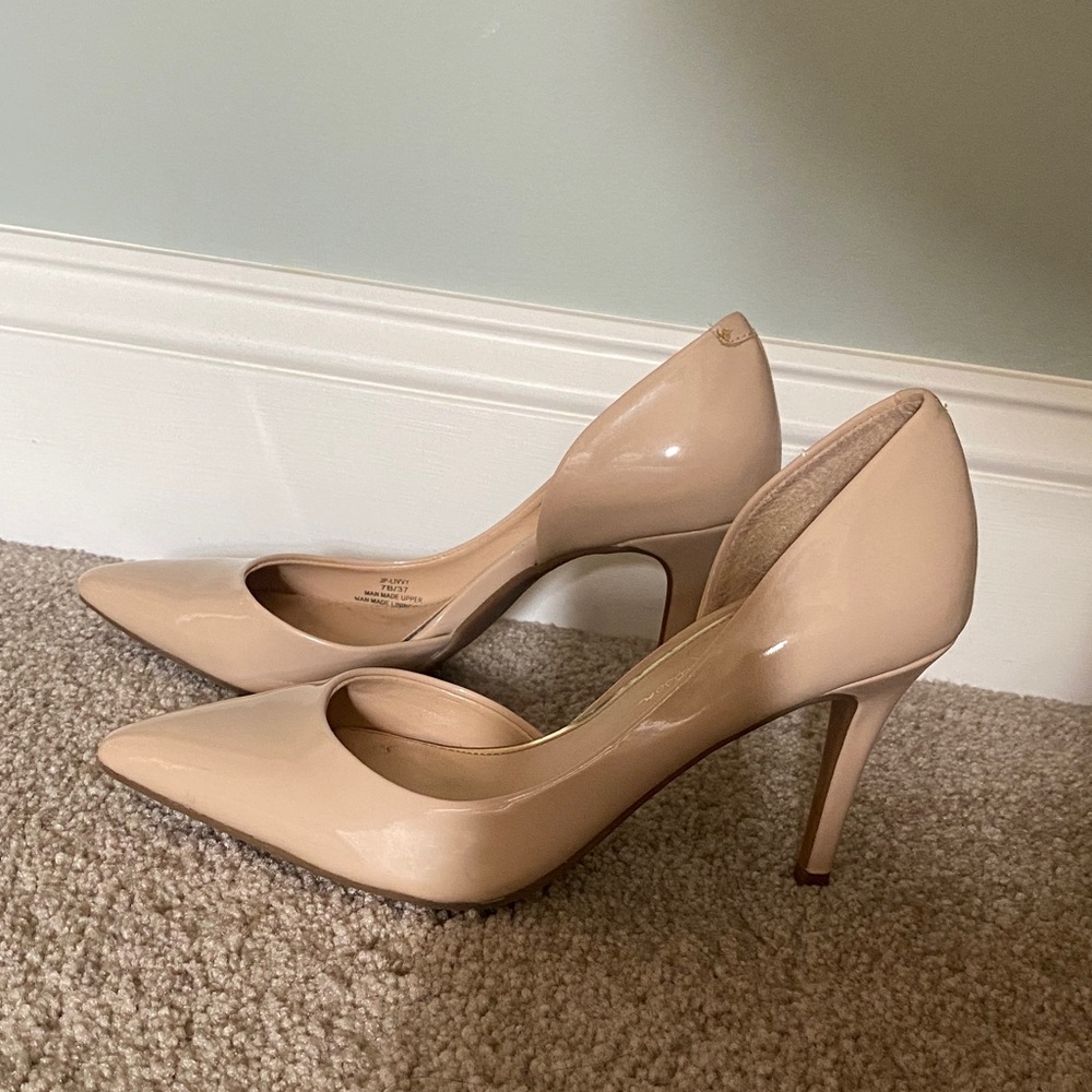 Jessica Simpson Beige Patent Heels SZ 7